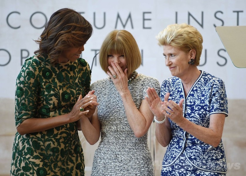 オバマ夫人がテープカット、アナ・ウィンター・コスチューム・センター開館式