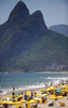 夏本番を迎えたブラジル・リオデジャネイロ（Rio de Janeiro）は22日、気温が36度以上まで上がった。

写真は、ブラジル・リオデジャネイロ（Rio de Janeiro）のイパネマ（Ipanema）ビーチ（2009年12月21日撮影）。(c)AFP/VANDERLEI ALMEIDA