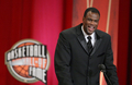 2009年のバスケットボール殿堂（%%Basketball Hall of Fame%%）入り式典が11日、マサチューセッツ（Massachusetts）州スプリングフィールド（springfield）のシンフォニーホール（Symphony Hall）で行なわれ、マイケル・ジョーダン（%%Michael Jordan%%）氏らが殿堂入りした。写真は殿堂入りを果たし、式典でスピーチを行なうデヴィッド・ロビンソン（%%David Robinson%%）氏。（2009年9月11日撮影）(c)AFP/Getty Images/Jim Rogash