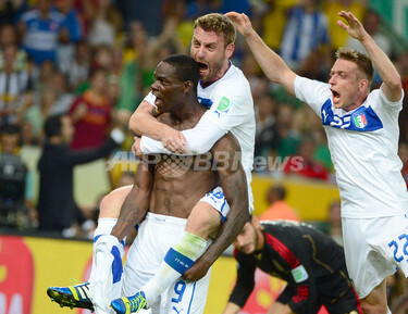 イタリアが初戦でメキシコ下す、バロテッリが決勝点 コンフェデ杯 写真
