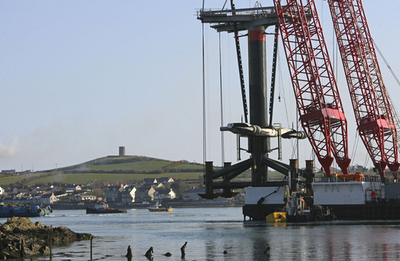 潮汐発電用の「風車」が設置される 北アイルランド