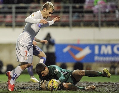 アトレティコ、劣悪ピッチのエイバル戦で勝利