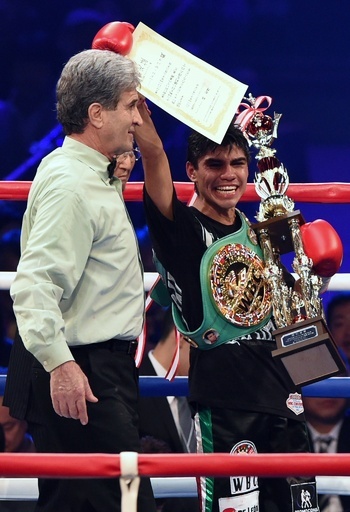 八重樫、ゲバラに敗れ3階級制覇ならず