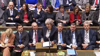 英首相、ブレグジット案の議会採決延期 EUとの再協議表明