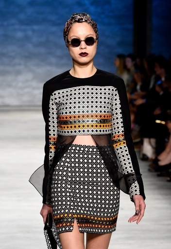 ジオメタリックプリントでアクセント、「ビブー・モハパトラ」15年春夏