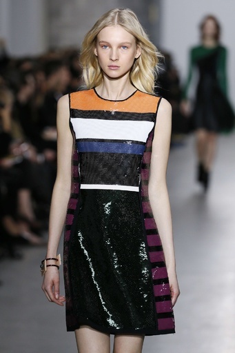 モダンなカラー使いのフレンチスタイル、「セドリック・シャルリエ」15/16秋冬