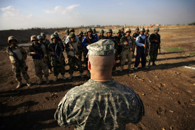 「降伏せよ、さもなくば顔面を撃つ」 米陸軍最上級曹長がISに警告