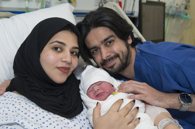 凍結保存の卵巣組織を体内に戻して出産、10歳前に摘出 世界初