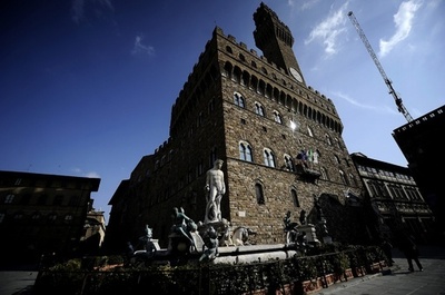 泥棒を捕まえた集合住宅の管理人、同情して仕事をオファー イタリア