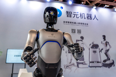 中国ロボットメーカーの智元機器人 1万台目の人型ロボットが他社に先駆け上海で完成