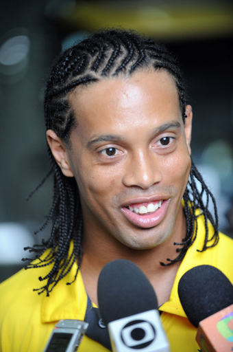 ガッリアーニ副会長 「ロナウジーニョ獲得により利益を得ている」