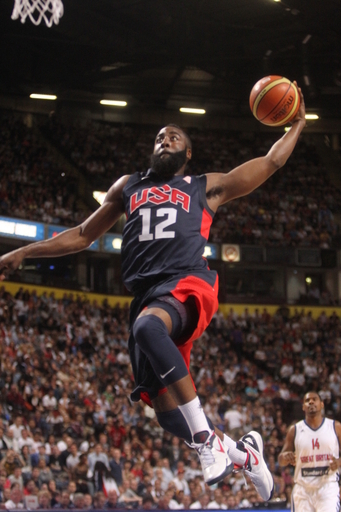 男子バスケ米国代表、親善試合で英国代表に大勝