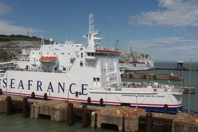 「港に姑忘れました」、フェリー旅行の英夫妻が洋上から通報