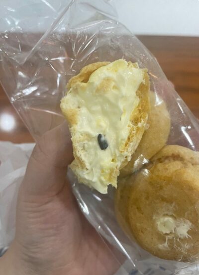 半分食べたパンから出てきた“あの生き物”…客の抗議に、韓国パン店側は「診断書取ってこい」