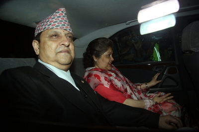 ネパール元国王、宮殿を退去 「国民の判断尊重する」