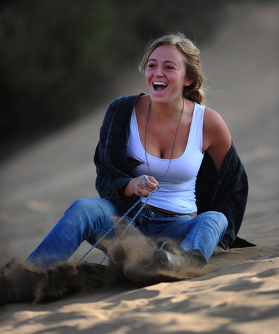砂上のスポーツ「サンドボード」、チリ