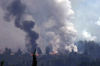 インド軍の弾薬庫が爆発、近隣の村に砲弾の破片