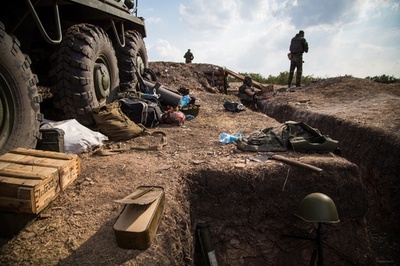 ウクライナ当局、東部で「ロシア空挺兵10人を拘束」