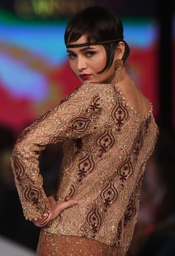 ＜ファッション・パキスタン・ウィーク＞「ARFEEN」