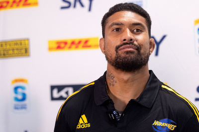 首切りジェスチャーのサベア、1週間の出場停止