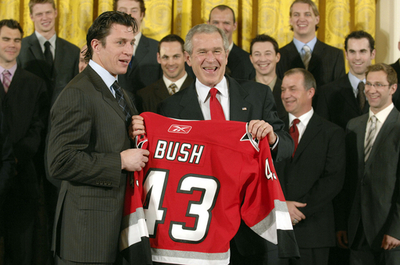 ＜06-07NHL＞ハリケーンズ ホワイトハウスを訪問 - 米国