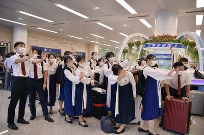朝鮮大学校の学生ら、修学旅行で北朝鮮に到着