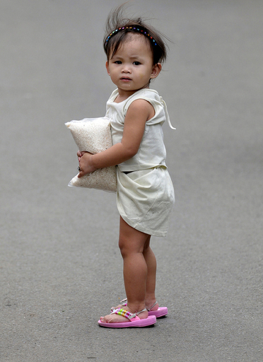 食料価格高騰に直面するフィリピン、政府が輸入米を直接販売