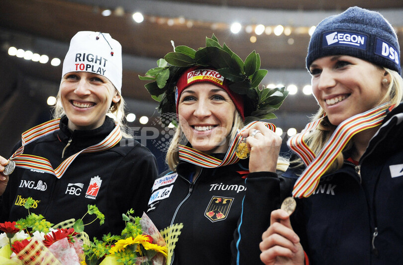 アンニ・フリージンガー 女子1000メートルを制し同大会2勝目