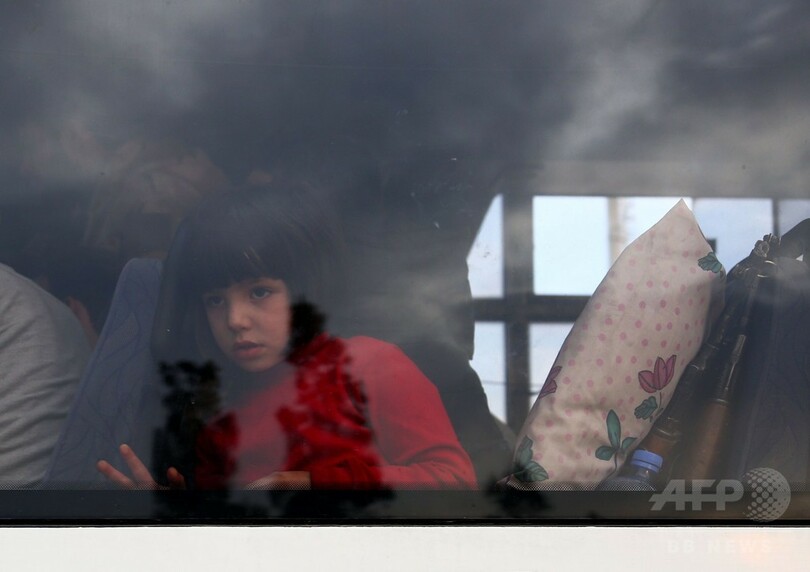 ドゥマにシリア国旗、政府軍が東グータ完全掌握 ロシア国防省