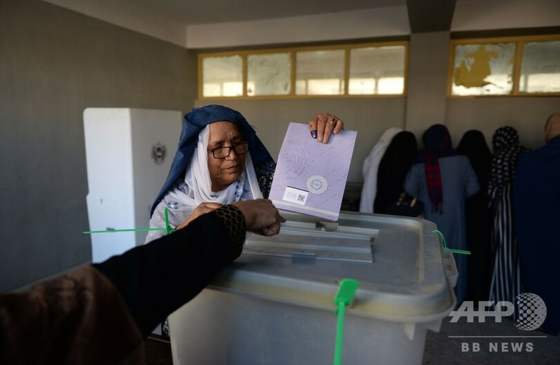 アフガン議会選、襲撃で約170人死傷 投票所で混乱相次ぐ