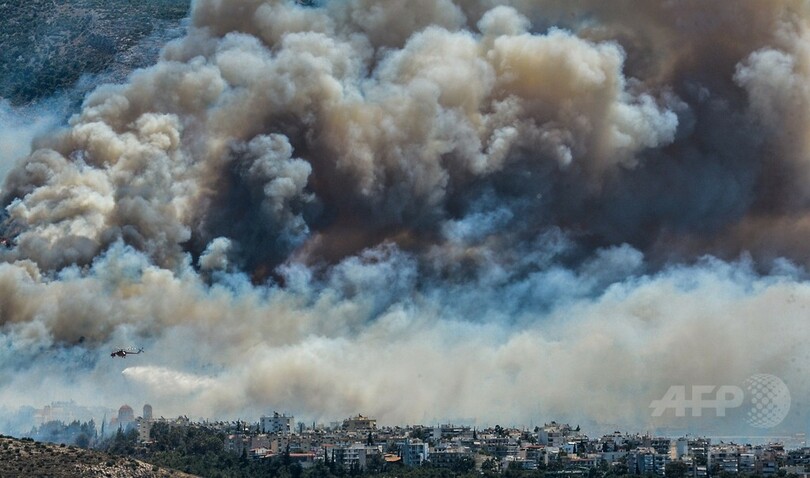 ギリシャ山火事、ミツバチの巣いぶした2人拘束 警察官1人焼死