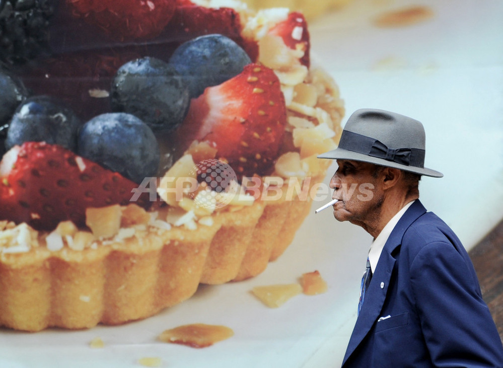愛煙家に逆風 増税に加え公園や砂浜での喫煙を禁止 米ny市 写真4枚 国際ニュース Afpbb News