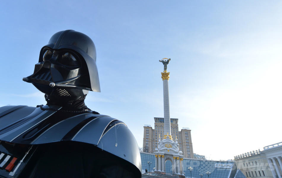 ウクライナ大統領選、「ダース・ベイダー」が出馬表明