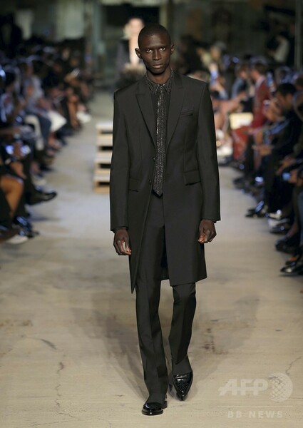 「ジバンシィ」16年春夏コレクション