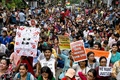 インド・コルカタ（旧カルカッタ）で、研修医レイプ殺人事件をめぐり、市警察責任者の辞任を求めるデモを行う医療従事者（2024年9月2日撮影）。(c)Dibyangshu SARKAR / AFP