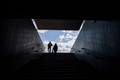 ウクライナ・ハルキウの地下鉄の入り口（2022年5月24日撮影）。(c)Dimitar DILKOFF / AFP