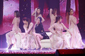 韓国のケーブルテレビ局エムネット（Mnet）が放送する音楽番組「エム・カウントダウン（M countdown）」の公開収録で、パフォーマンスを披露する歌手のソンミ（Sun-Mi、2014年2月27日撮影）。(c)STARNEWS
