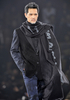 東京・国立代々木競技場で開催されたヨウジヤマモト（Yohji Yamamoto）メンズコレクション「YOHJI YAMAMOTO THE MAN 4.1 2010 TOKYO」（2010年4月1日撮影）。(c)AFP/Yoshikazu TSUNO