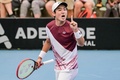 テニス、アデレード国際1、男子シングルス準々決勝。試合に臨む西岡良仁（2023年1月6日撮影）。(c)Brenton EDWARDS / AFP