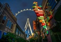 米ネバダ（Nevada）州ラスベガス（Las Vegas）にオープンした高さ世界一の観覧車「ハイローラー（High Roller）」（2014年4月11日撮影）。(c)AFP/JOE KLAMAR