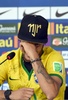ブラジル代表のキャンプ地テレゾポリス（Teresopolis）で記者会見に臨むネイマール（Neymar da Silva Santos Junior、2014年7月10日撮影）。(c)AFP/VANDERLEI ALMEIDA