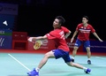バドミントン、インドネシア・オープン、男子ダブルス準決勝。試合に臨む保木卓朗（奥）/小林優吾組（2021年11月27日撮影）。(c)AFP PHOTO / Badminton Association of Indonesia