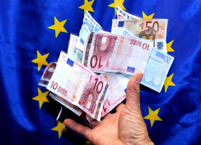 EU首脳会議、ユーロ圏全銀行の一元監督で合意 13年から段階的