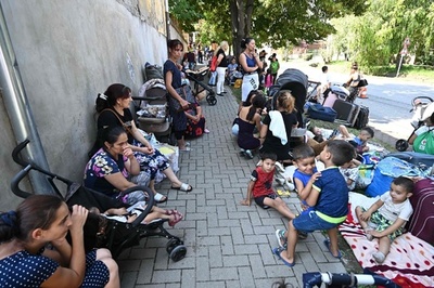 ハンガリーが支援制限、ウクライナ難民に退去の危機