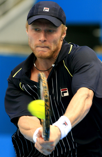 ツルスノフ 第1シードのガスケを破り準々決勝へ