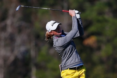 ルイスらが開幕戦暫定首位に、コーテスゴルフ選手権