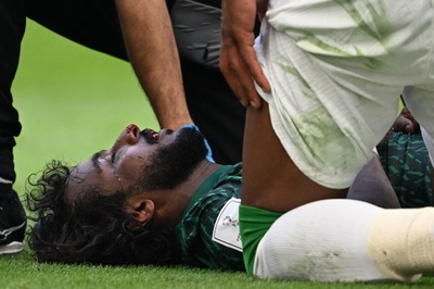 味方と激突のサウジDF手術 金星のW杯アルゼンチン戦で負傷