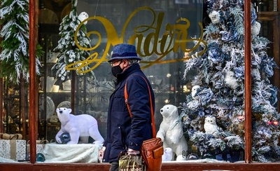 対策怠れば涙のクリスマスに、WHOが警告 コロナ死者急増