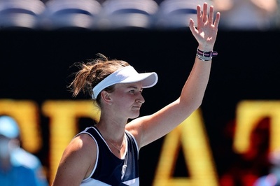 クレイチコバが全豪OP16強 新旧全仏女王対決に逆転勝ち