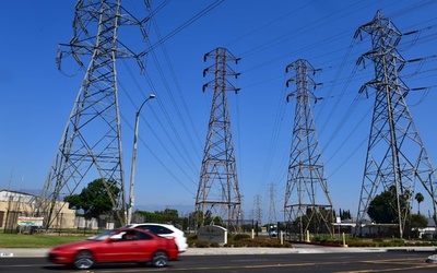 カリフォルニア州、森林火災予防で計画停電開始 200万人に影響